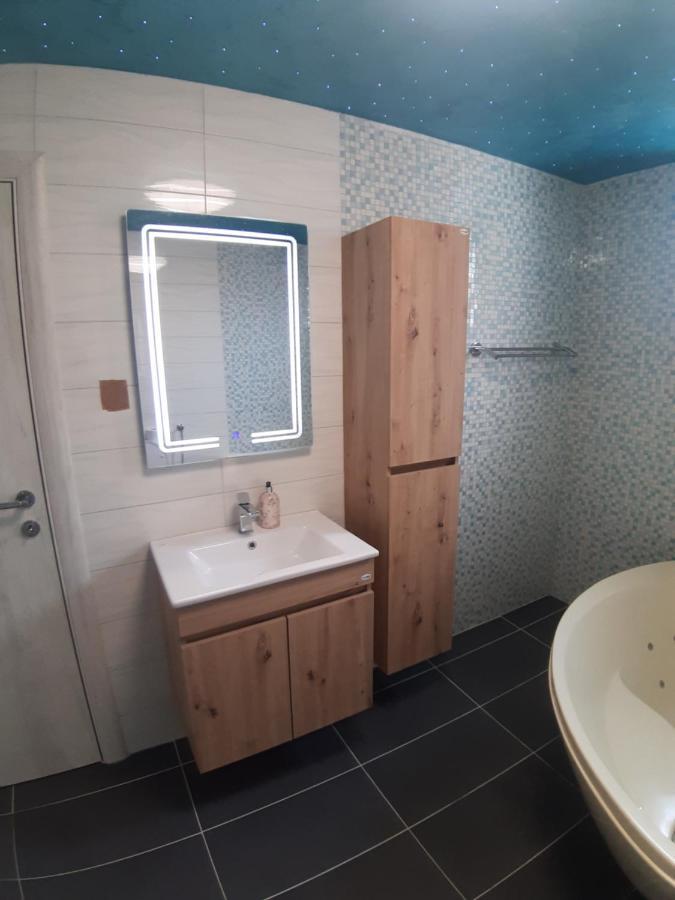 Apartments Teodora ヴィルパザル エクステリア 写真