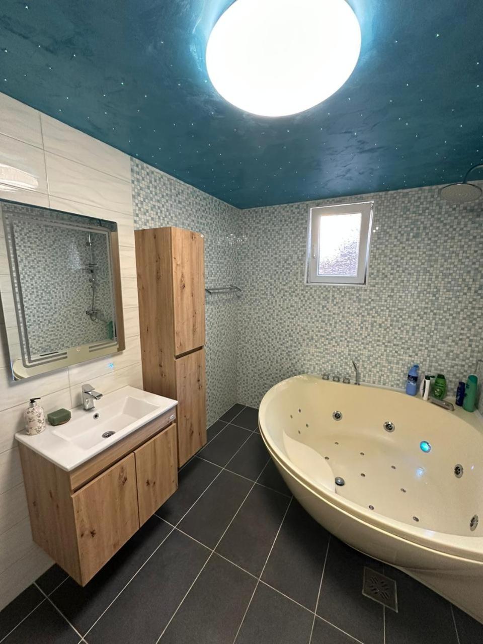 Apartments Teodora ヴィルパザル エクステリア 写真